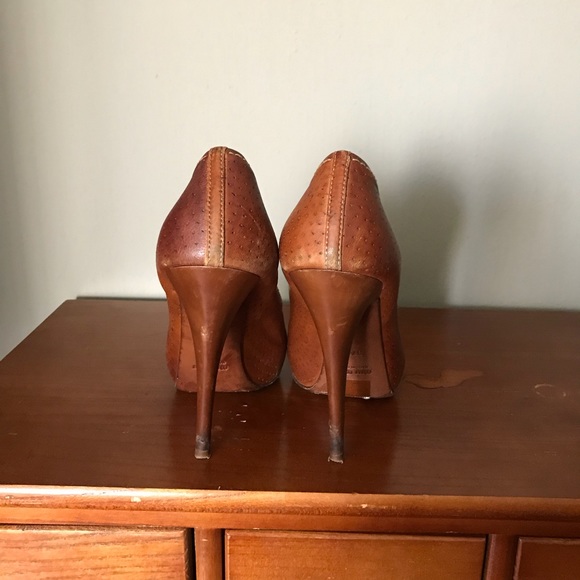 Miu Miu peep toe pumps! - Picture 2 of 4